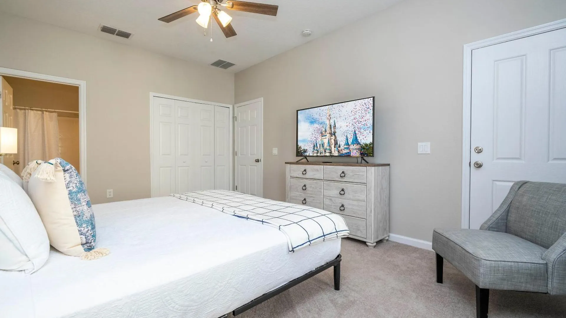 Spacious & Clean Cozy Home Near Disney 448 Davenport