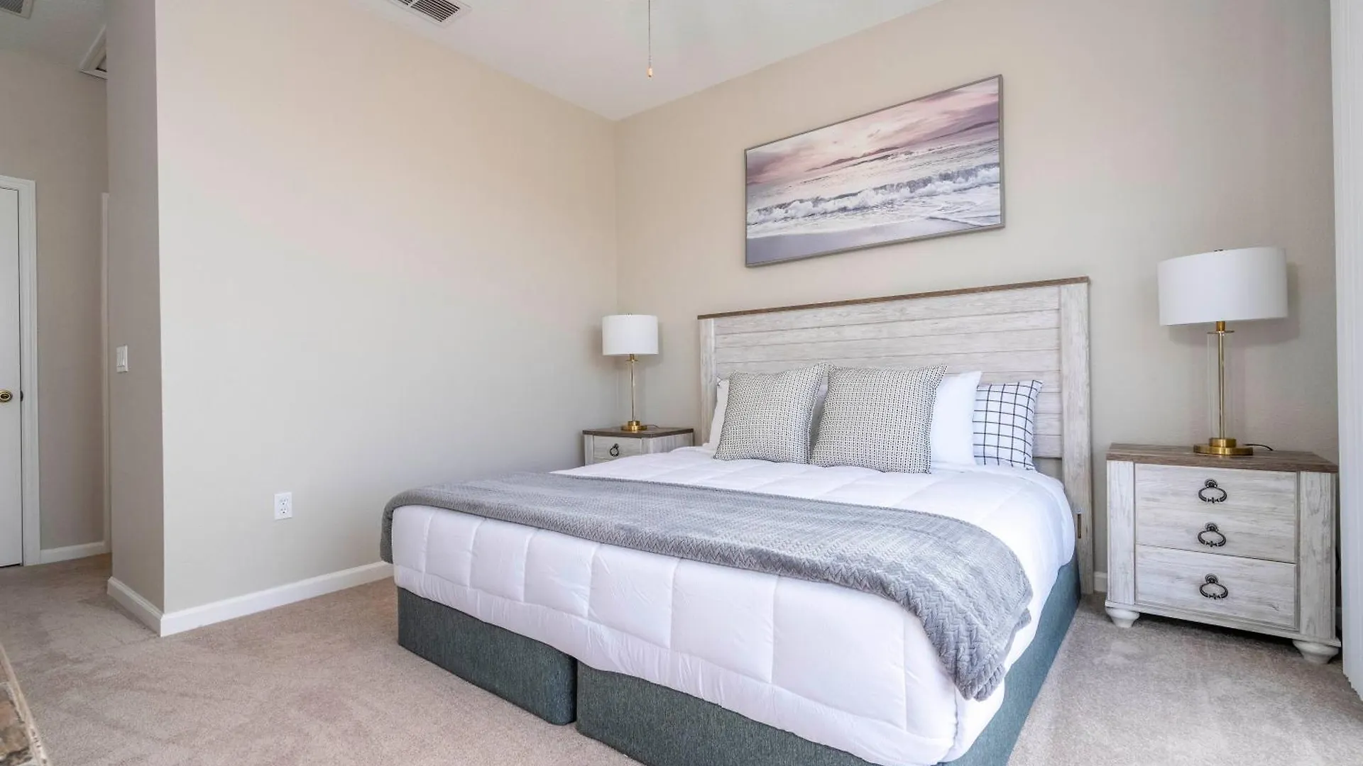 Spacious & Clean Cozy Home Near Disney 448 Davenport 0*,  United States