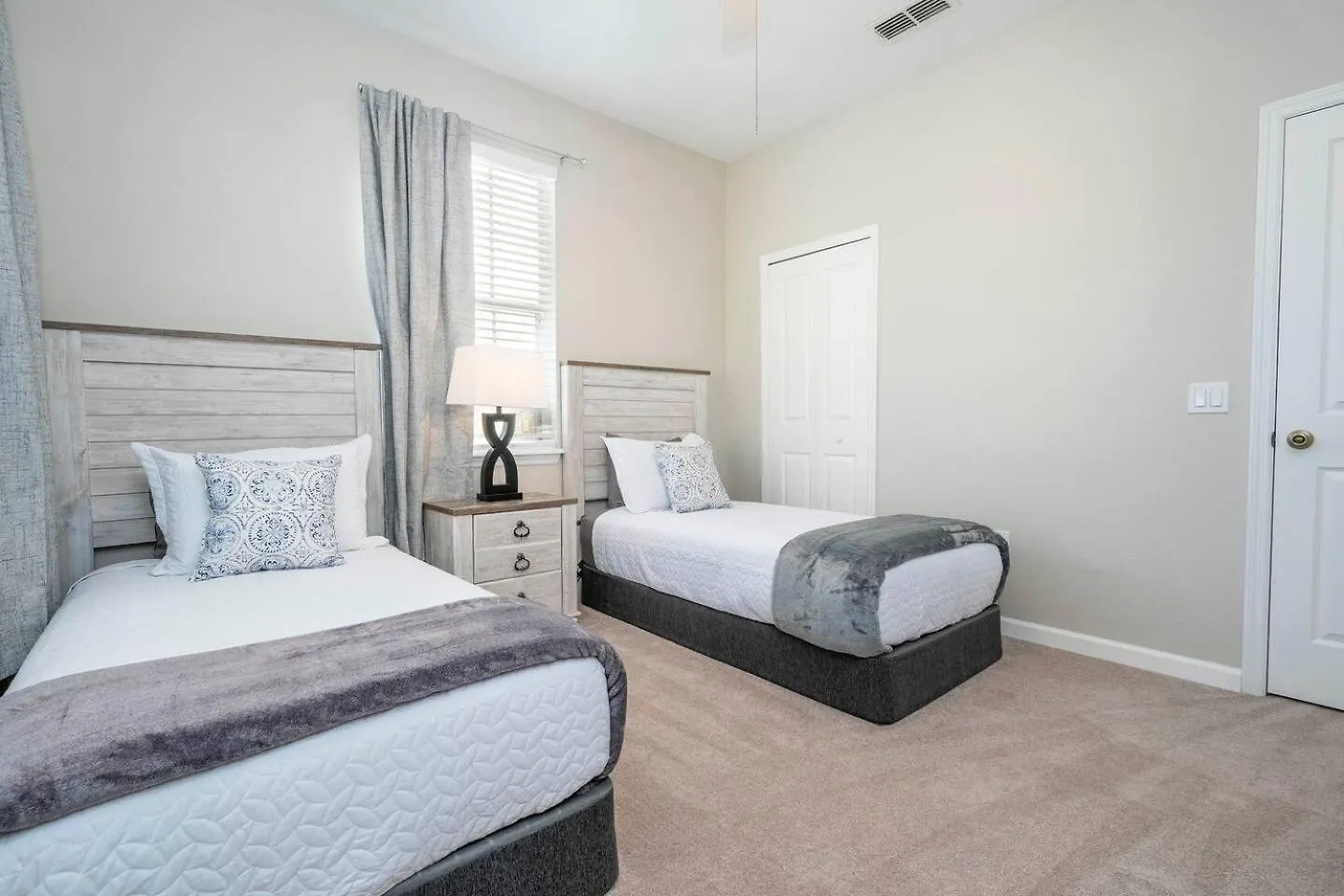 Spacious & Clean Cozy Home Near Disney 448 Davenport